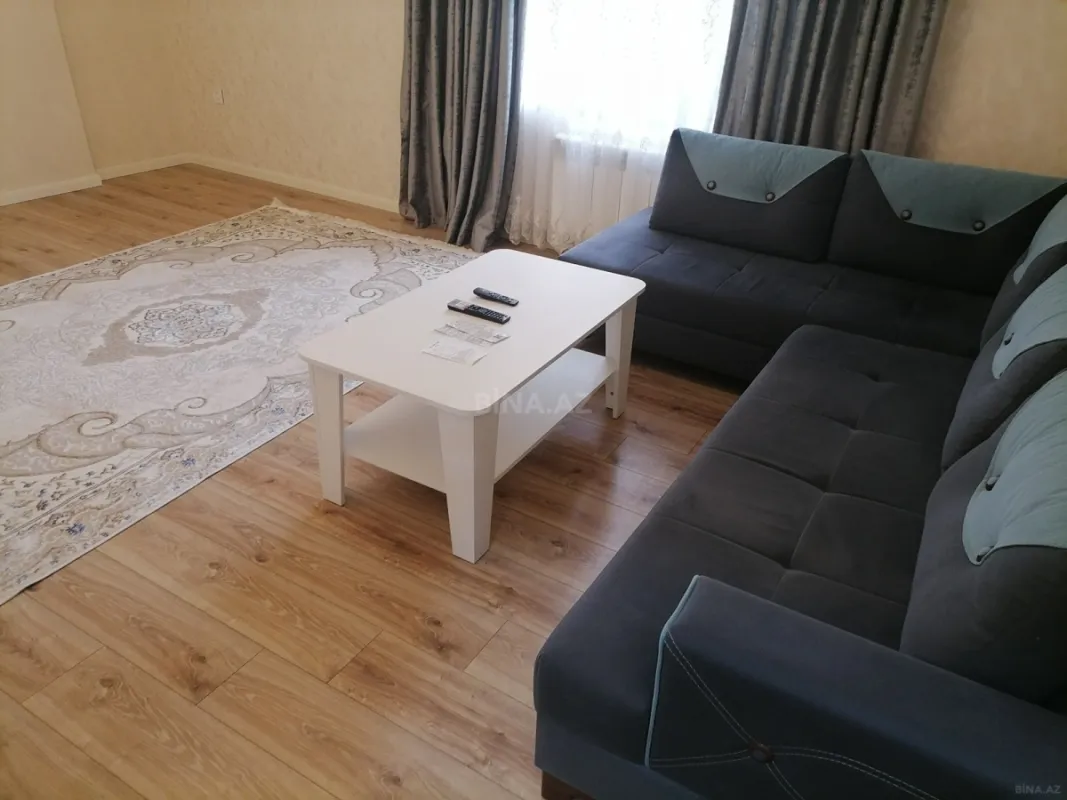 Kirayə verilir 2 otaqlı mənzil 68 m²