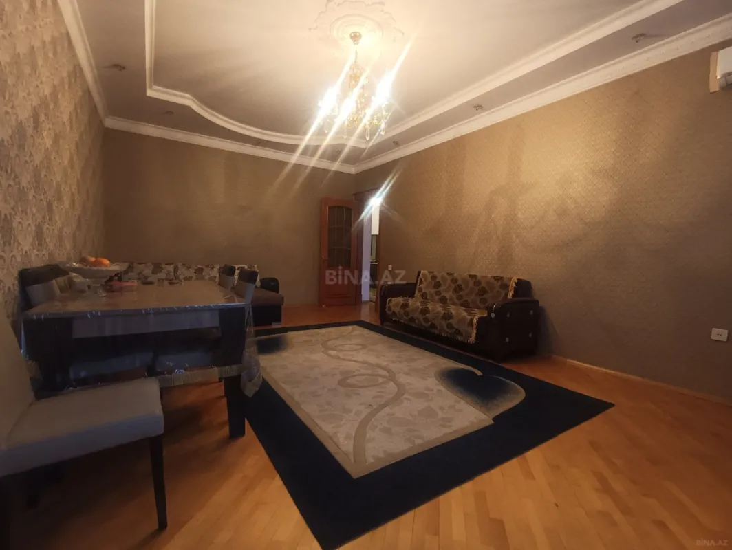 Satılır 2 otaqlı mənzil 100 m²