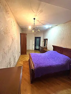Satılır 3 otaqlı mənzil 128 m²