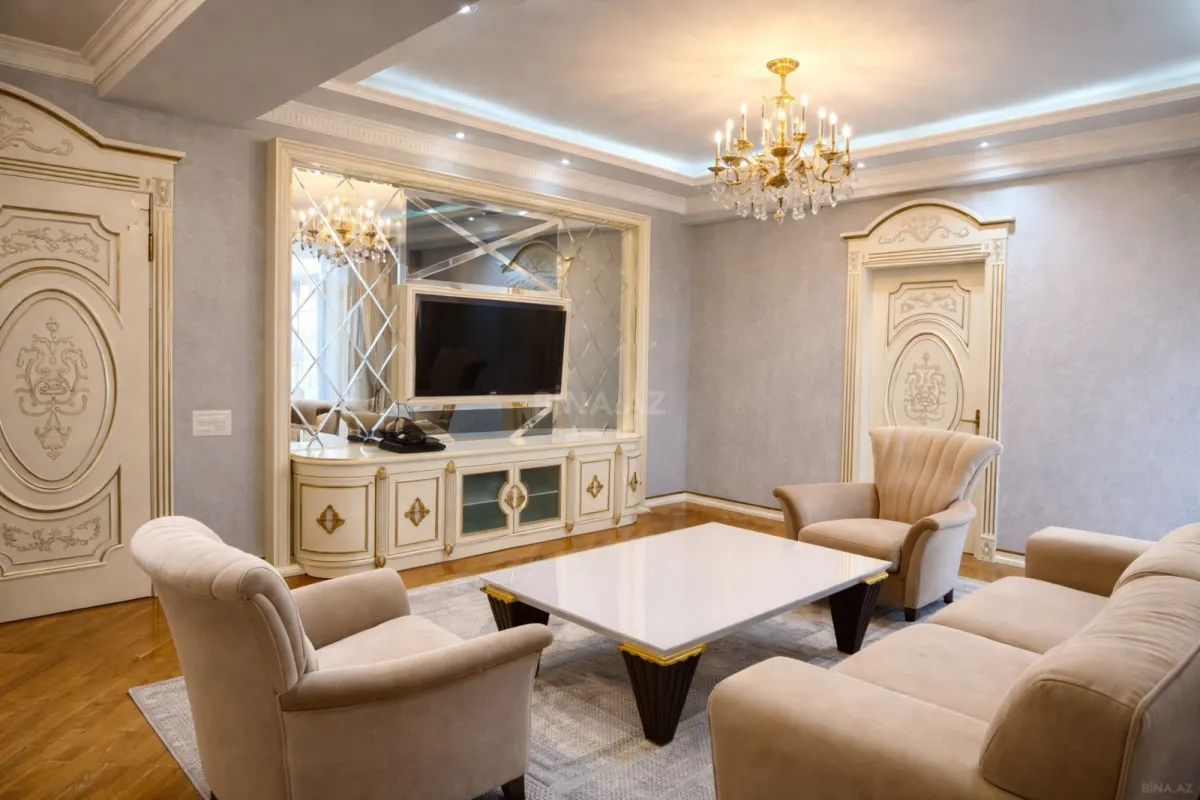 Satılır 3 otaqlı mənzil 154 m²