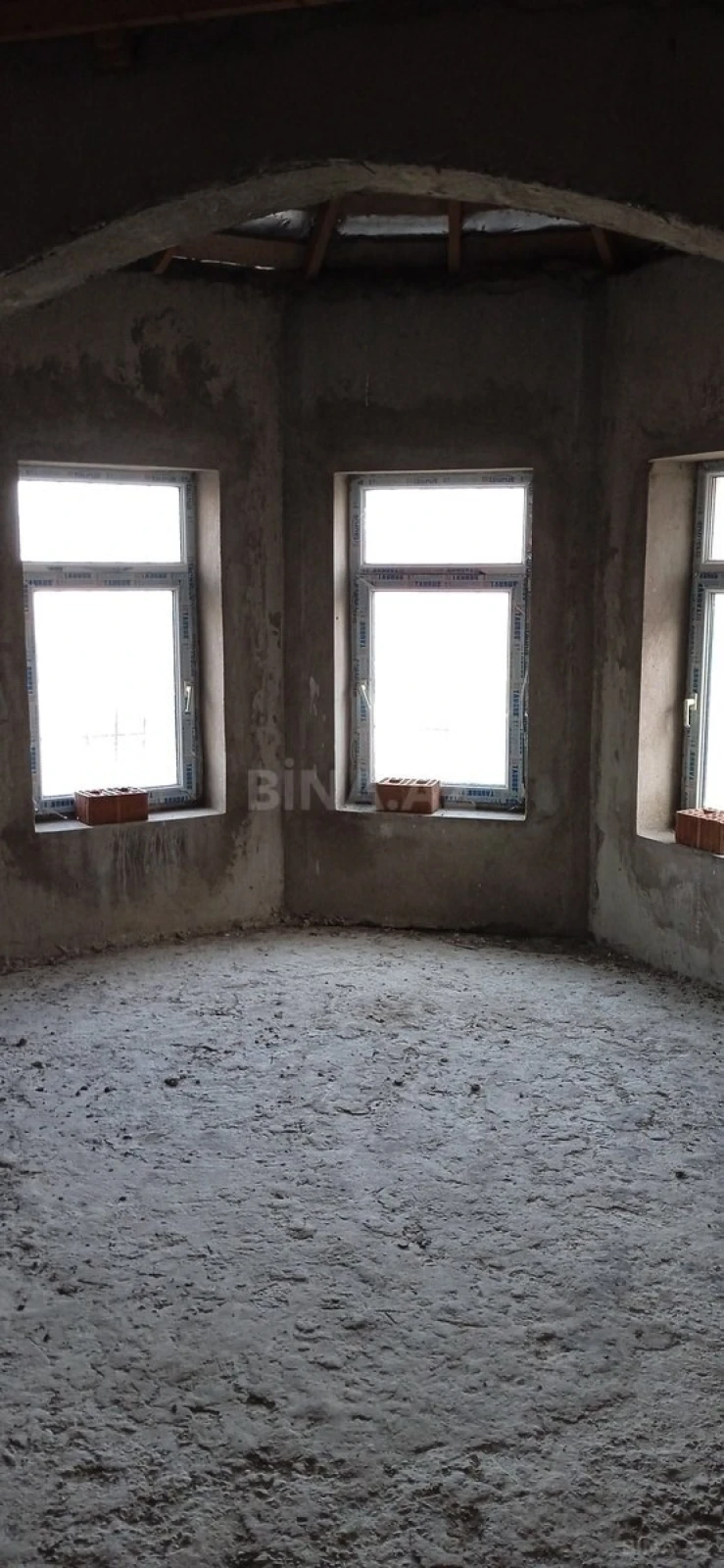 Satılır 4 otaqlı həyət evi 153 m²