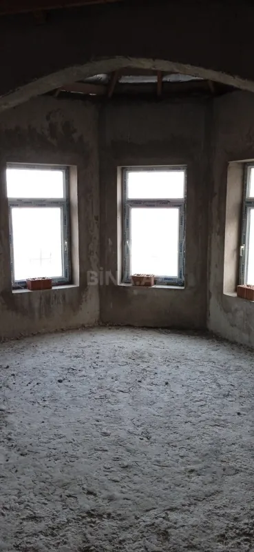 Satılır 4 otaqlı həyət evi 153 m²