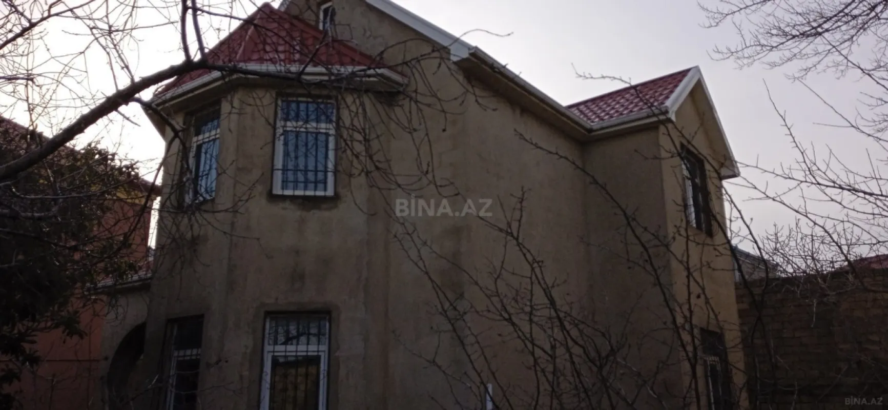 Satılır 4 otaqlı həyət evi 153 m²