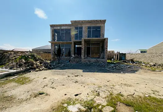 Satılır 5 otaqlı həyət evi 240 m²
