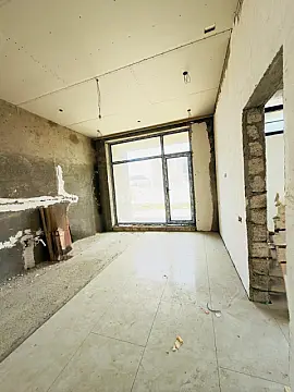 Satılır 5 otaqlı həyət evi 240 m²