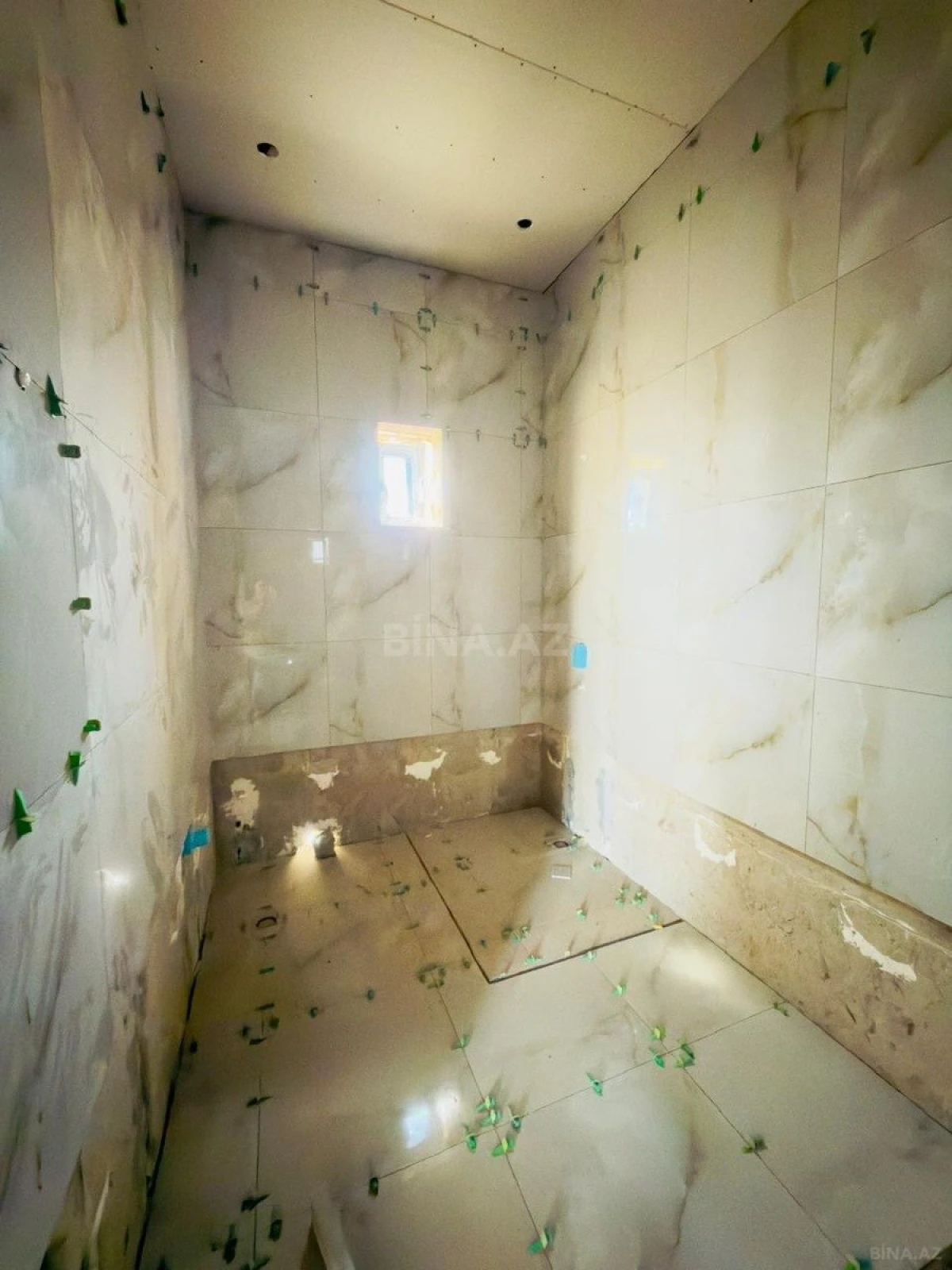 Satılır 5 otaqlı həyət evi 240 m²