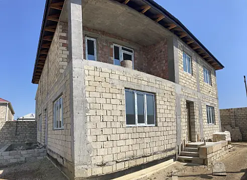 Satılır 7 otaqlı həyət evi 280 m²