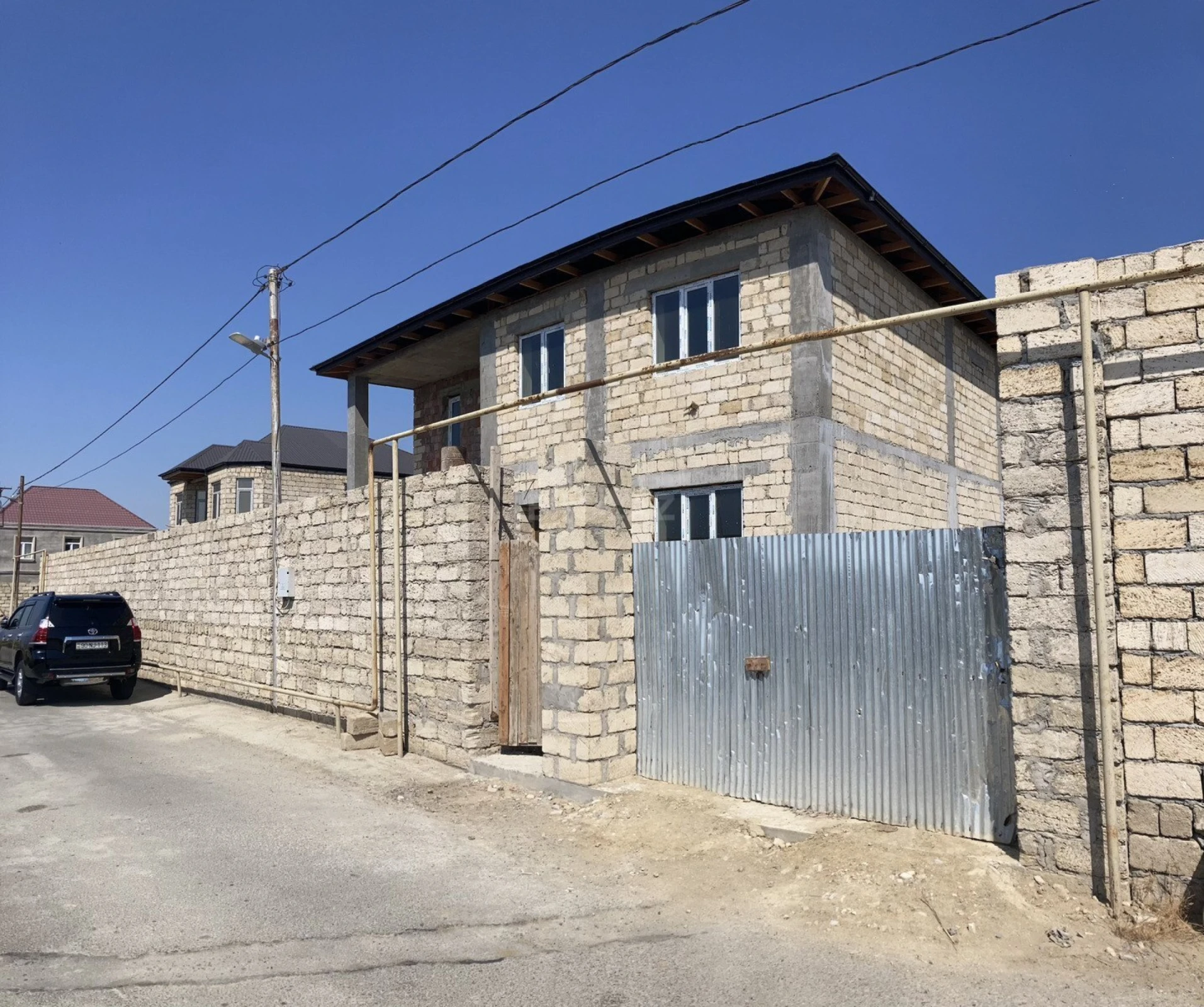 Satılır 7 otaqlı həyət evi 280 m²