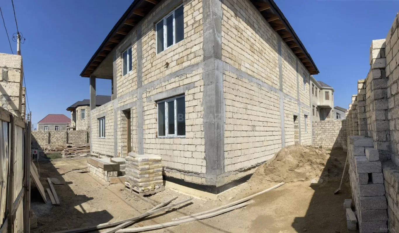 Satılır 7 otaqlı həyət evi 280 m²