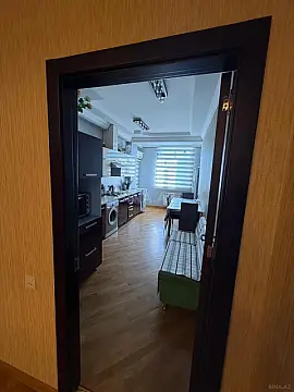Satılır 4 otaqlı mənzil 300 m²