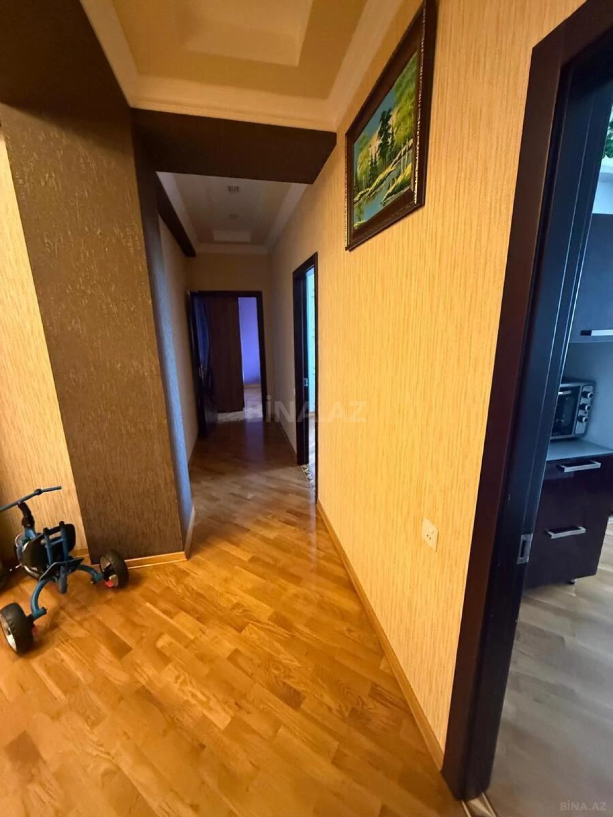 Satılır 4 otaqlı mənzil 300 m²