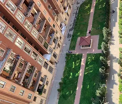 Satılır 4 otaqlı mənzil 300 m²