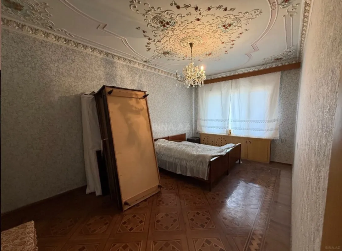 Satılır 5 otaqlı mənzil 125 m²