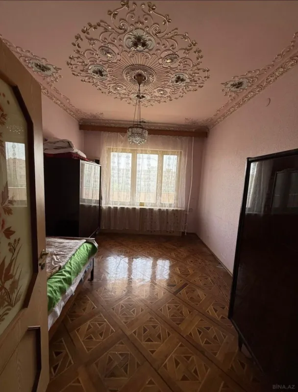 Satılır 5 otaqlı mənzil 125 m²