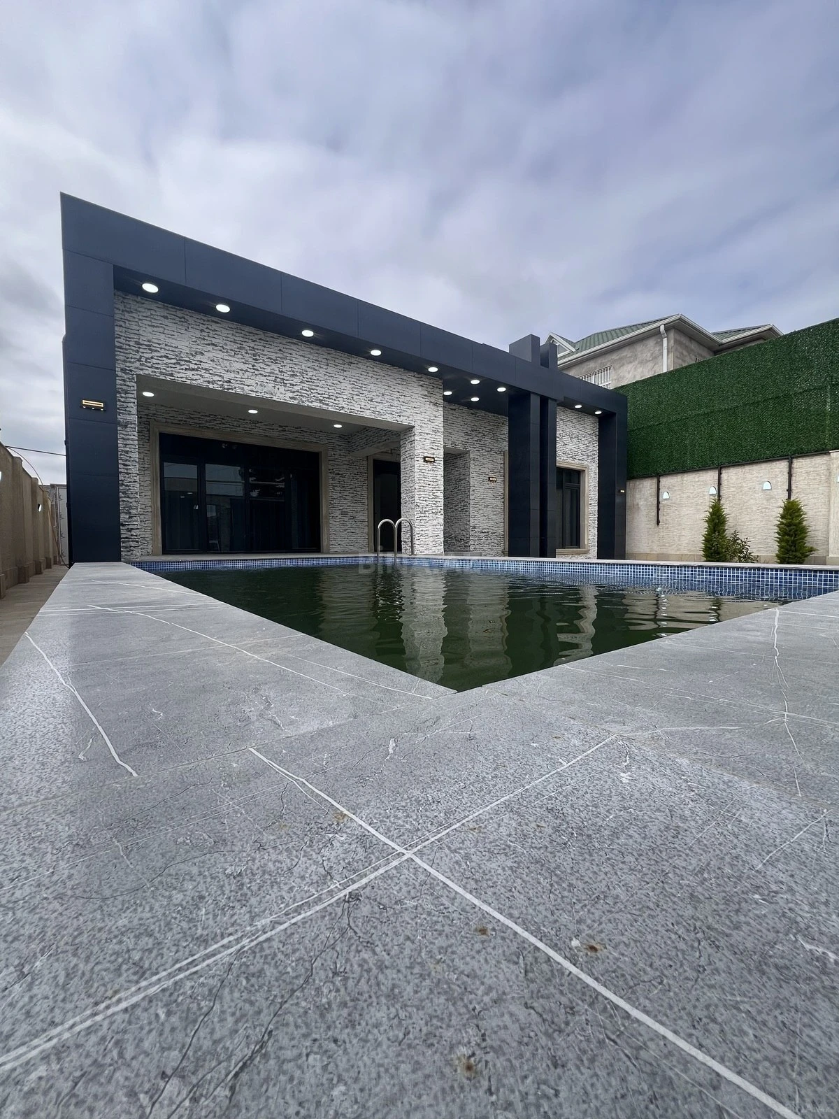 Satılır 4 otaqlı həyət evi 150 m²