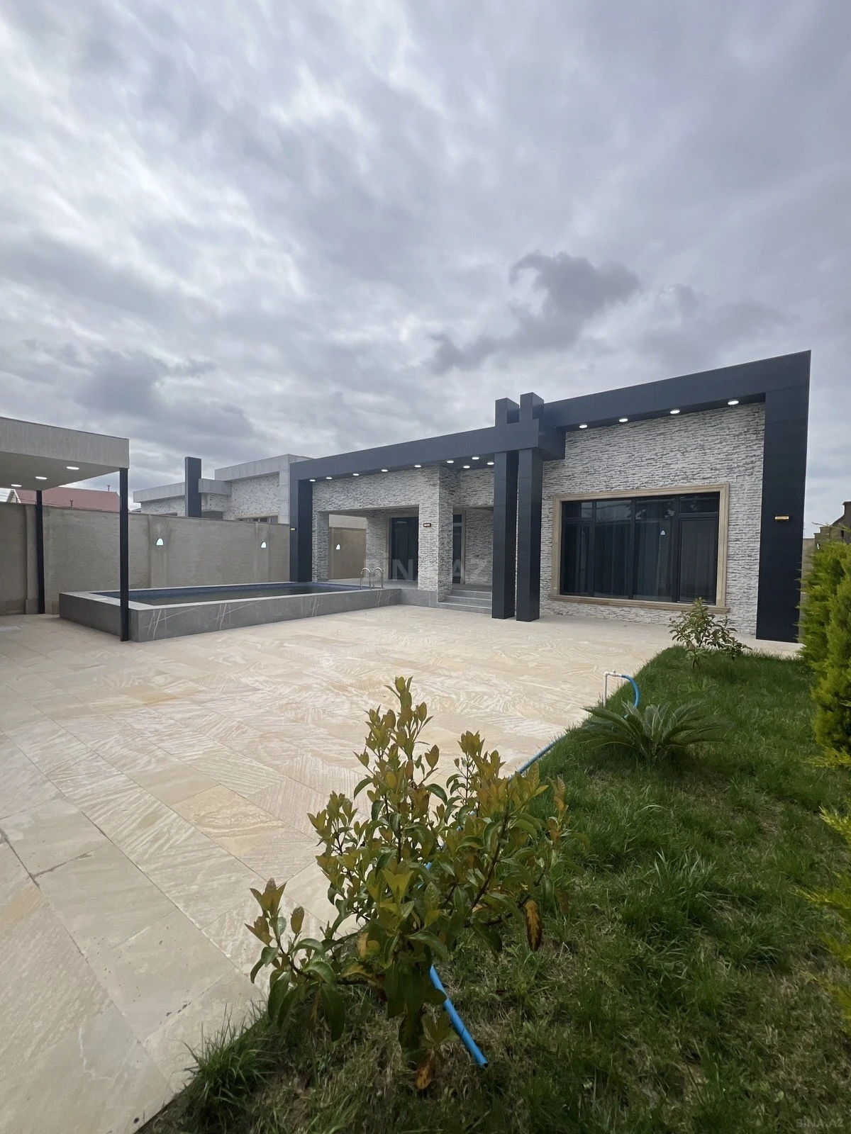 Satılır 4 otaqlı həyət evi 150 m²