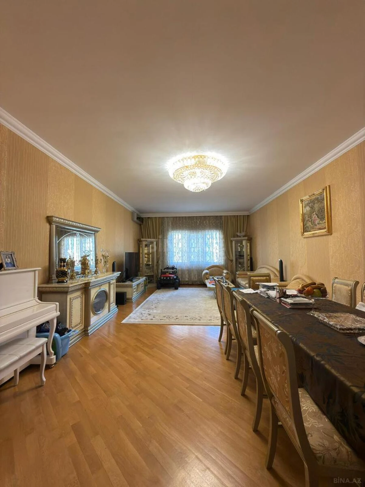 Satılır 4 otaqlı mənzil 220 m²