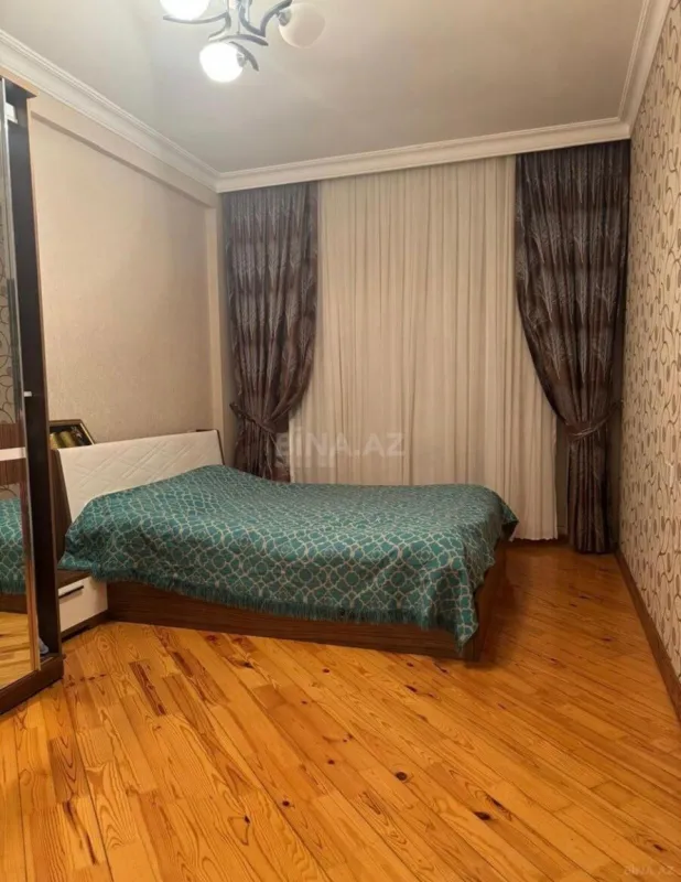 Satılır 3 otaqlı mənzil 110 m²