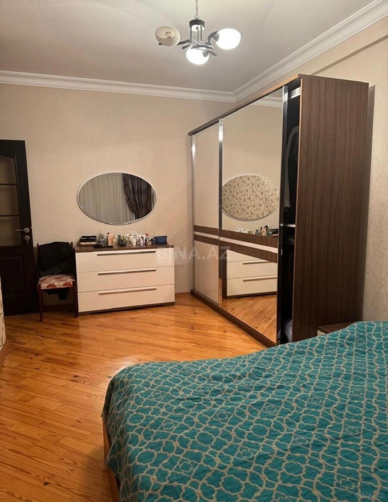 Satılır 3 otaqlı mənzil 110 m²