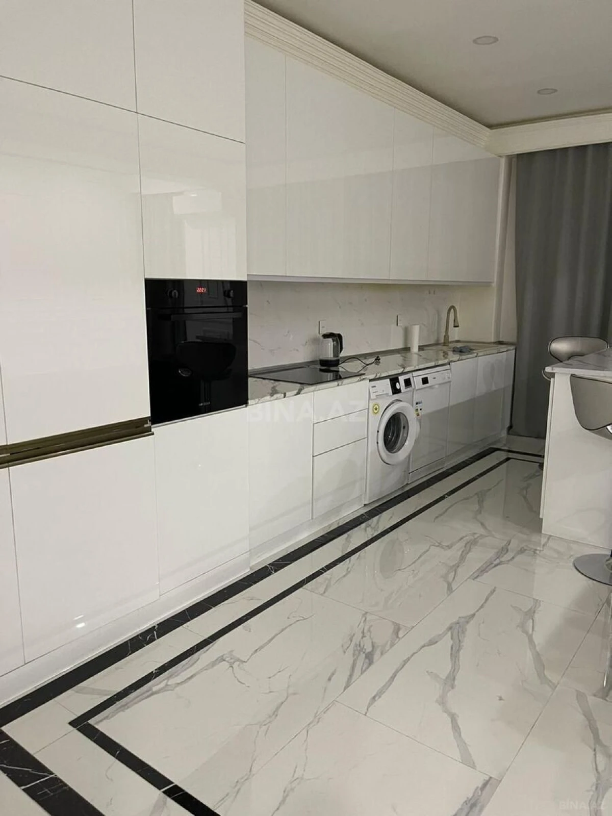 Kirayə verilir 3 otaqlı mənzil 120 m²