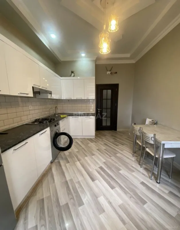 Satılır 3 otaqlı mənzil 112 m²