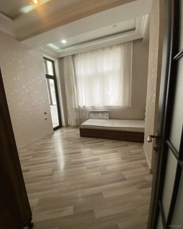Satılır 3 otaqlı mənzil 112 m²