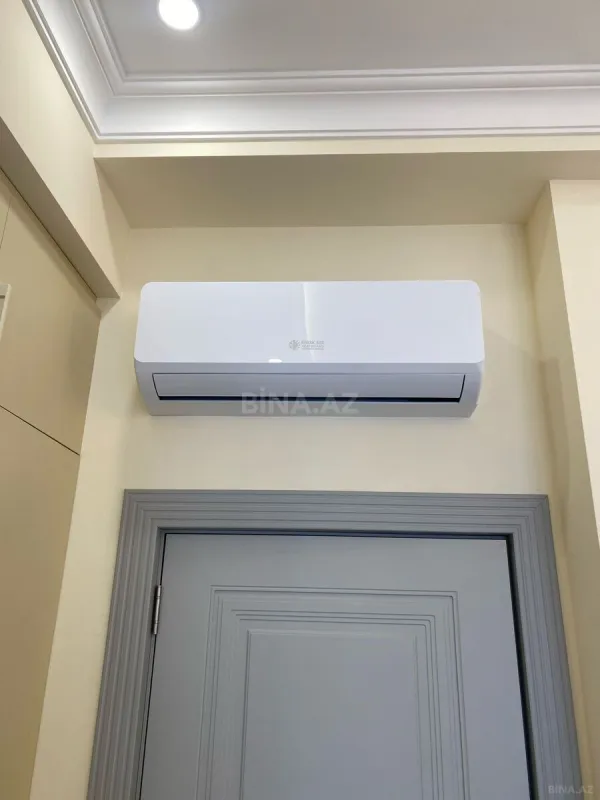 Satılır 4 otaqlı mənzil 121 m²