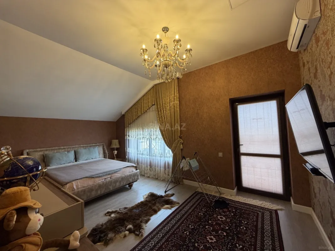 Satılır 5 otaqlı həyət evi 250 m²