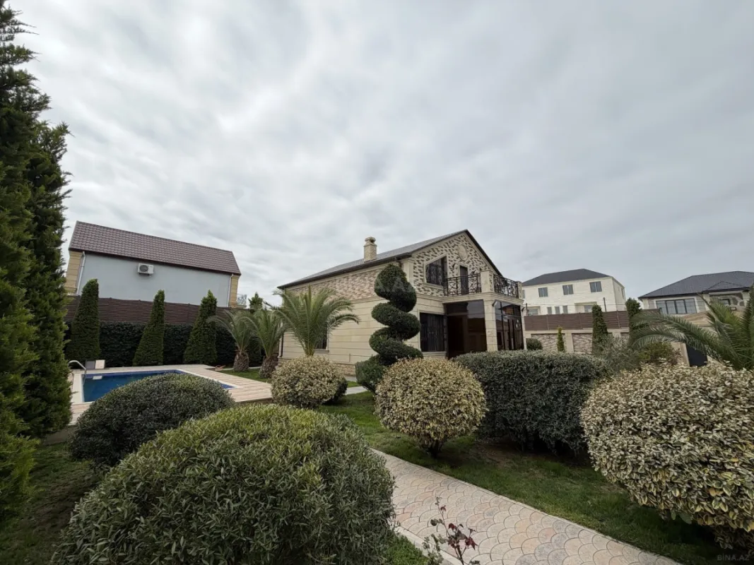 Satılır 5 otaqlı həyət evi 250 m²