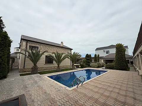 Satılır 5 otaqlı həyət evi 250 m²
