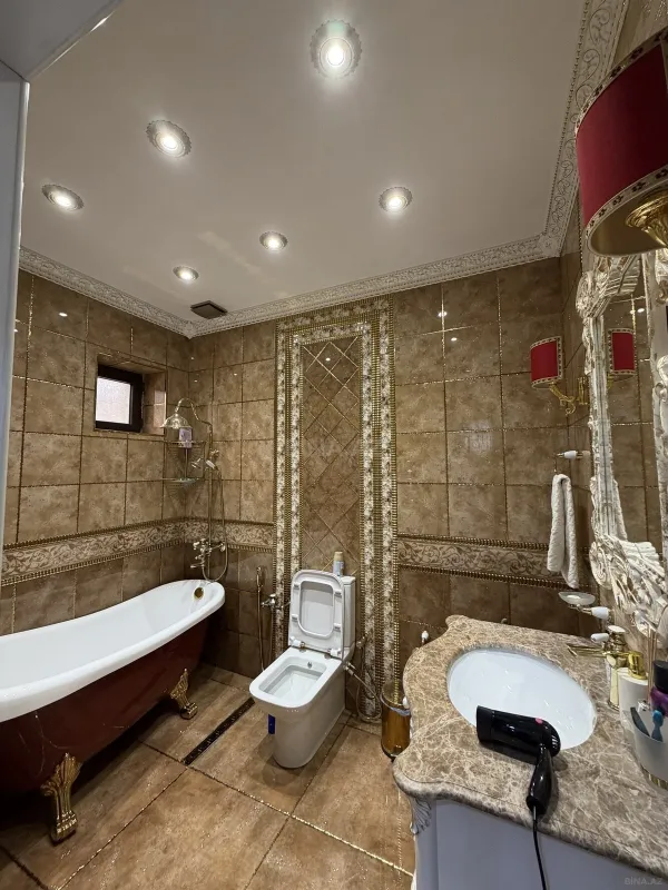 Satılır 5 otaqlı həyət evi 250 m²