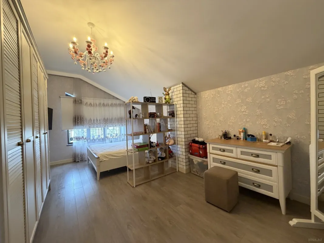 Satılır 5 otaqlı həyət evi 250 m²