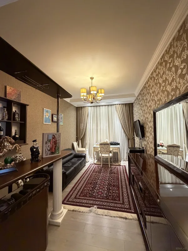Satılır 5 otaqlı həyət evi 250 m²