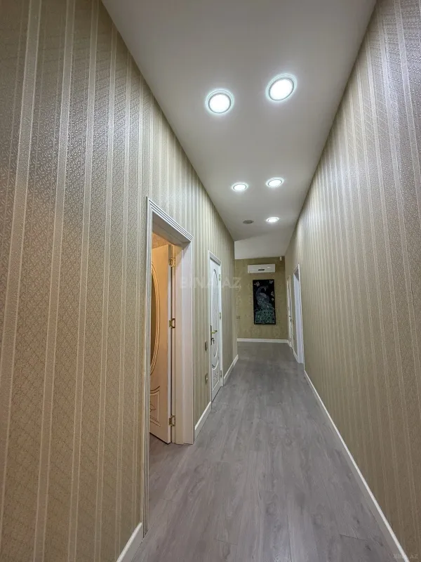 Satılır 5 otaqlı həyət evi 250 m²