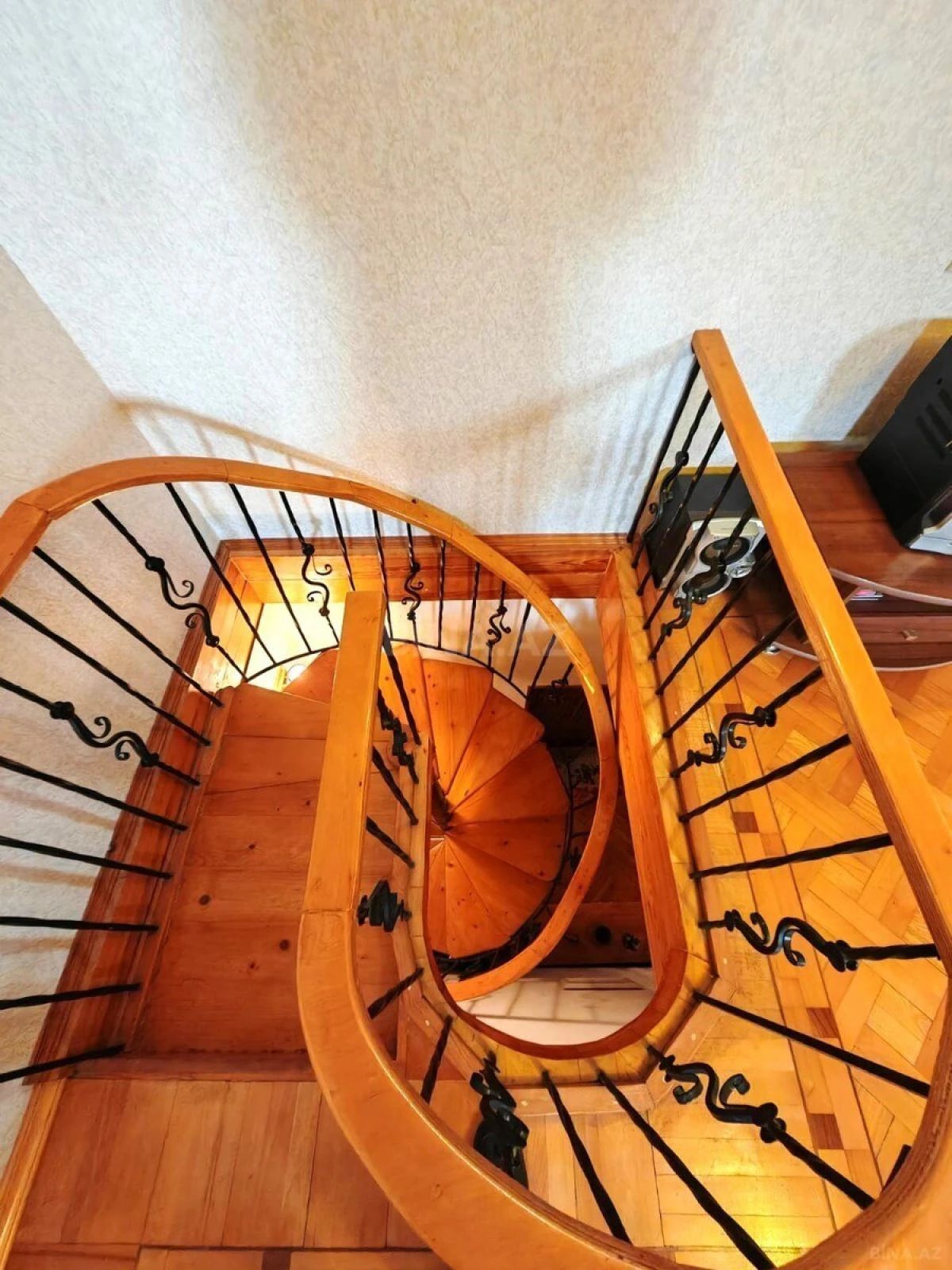 Satılır 4 otaqlı mənzil 150 m²