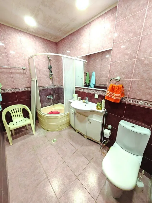 Satılır 4 otaqlı mənzil 150 m²