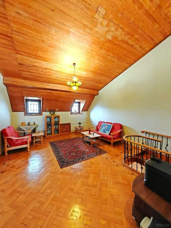 Satılır 4 otaqlı mənzil 150 m²