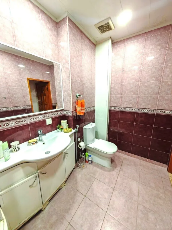 Satılır 4 otaqlı mənzil 150 m²