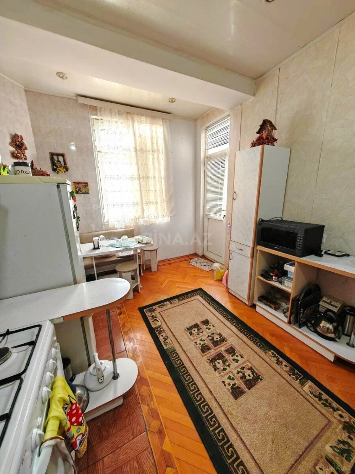 Satılır 4 otaqlı mənzil 150 m²