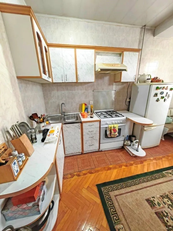 Satılır 4 otaqlı mənzil 150 m²