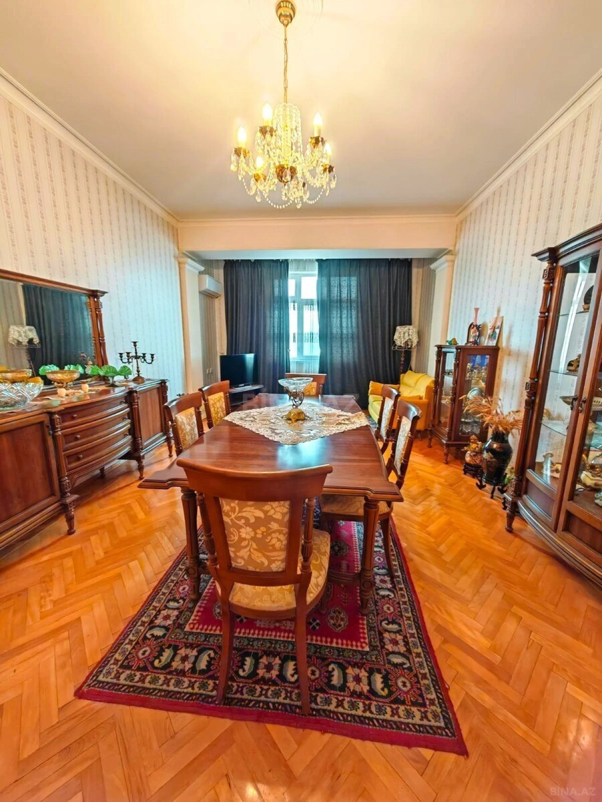 Satılır 4 otaqlı mənzil 150 m²