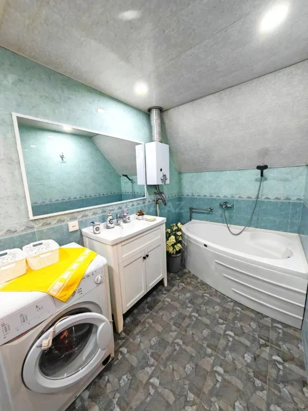 Satılır 4 otaqlı mənzil 150 m²