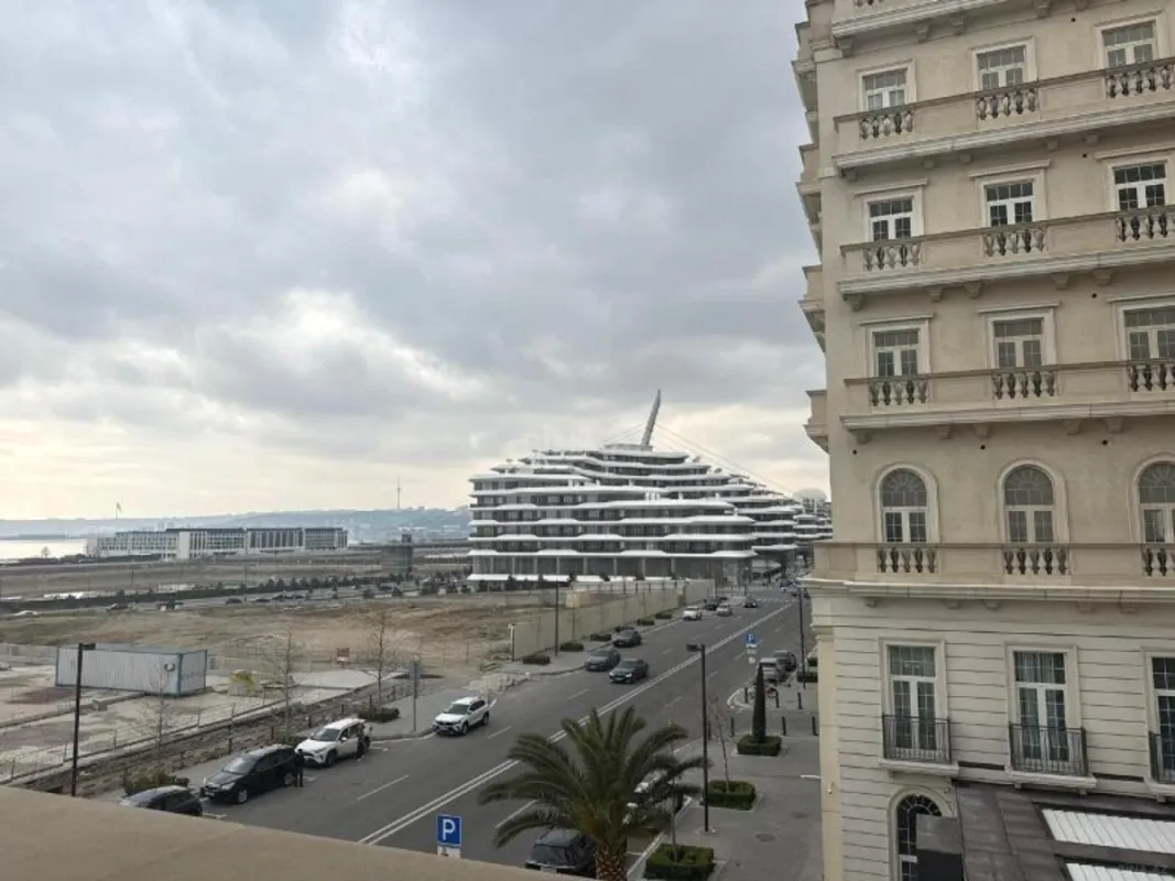 Satılır 3 otaqlı mənzil 112.4 m²