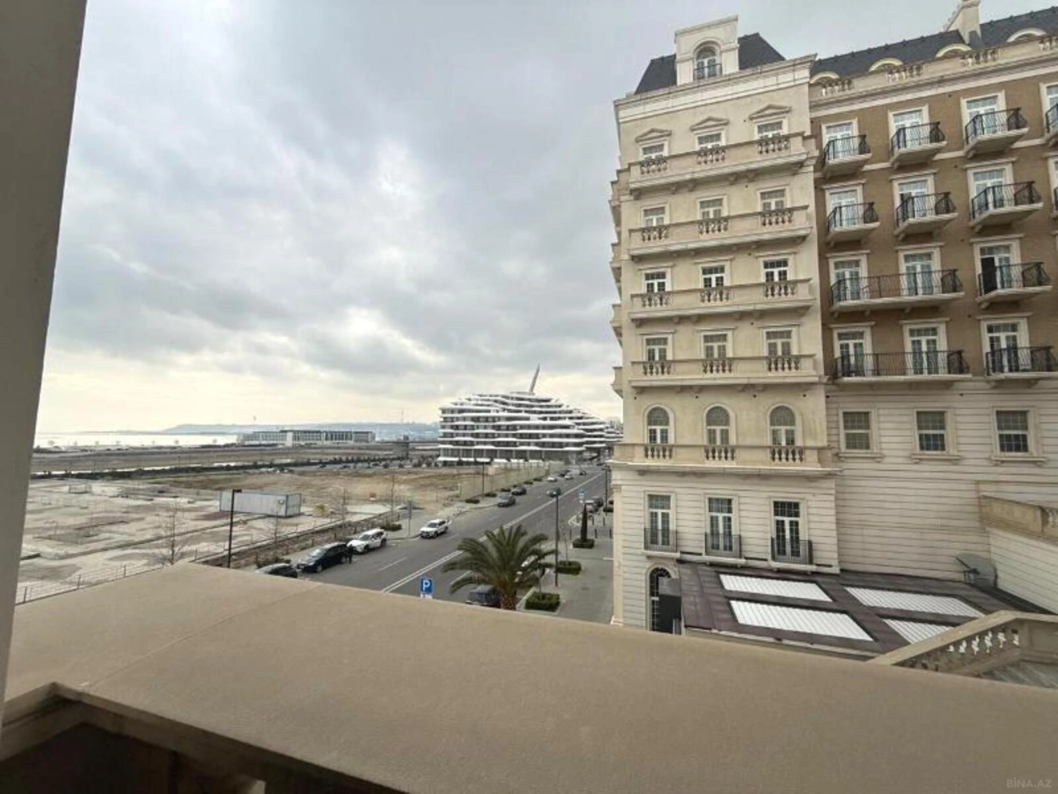 Satılır 3 otaqlı mənzil 112.4 m²