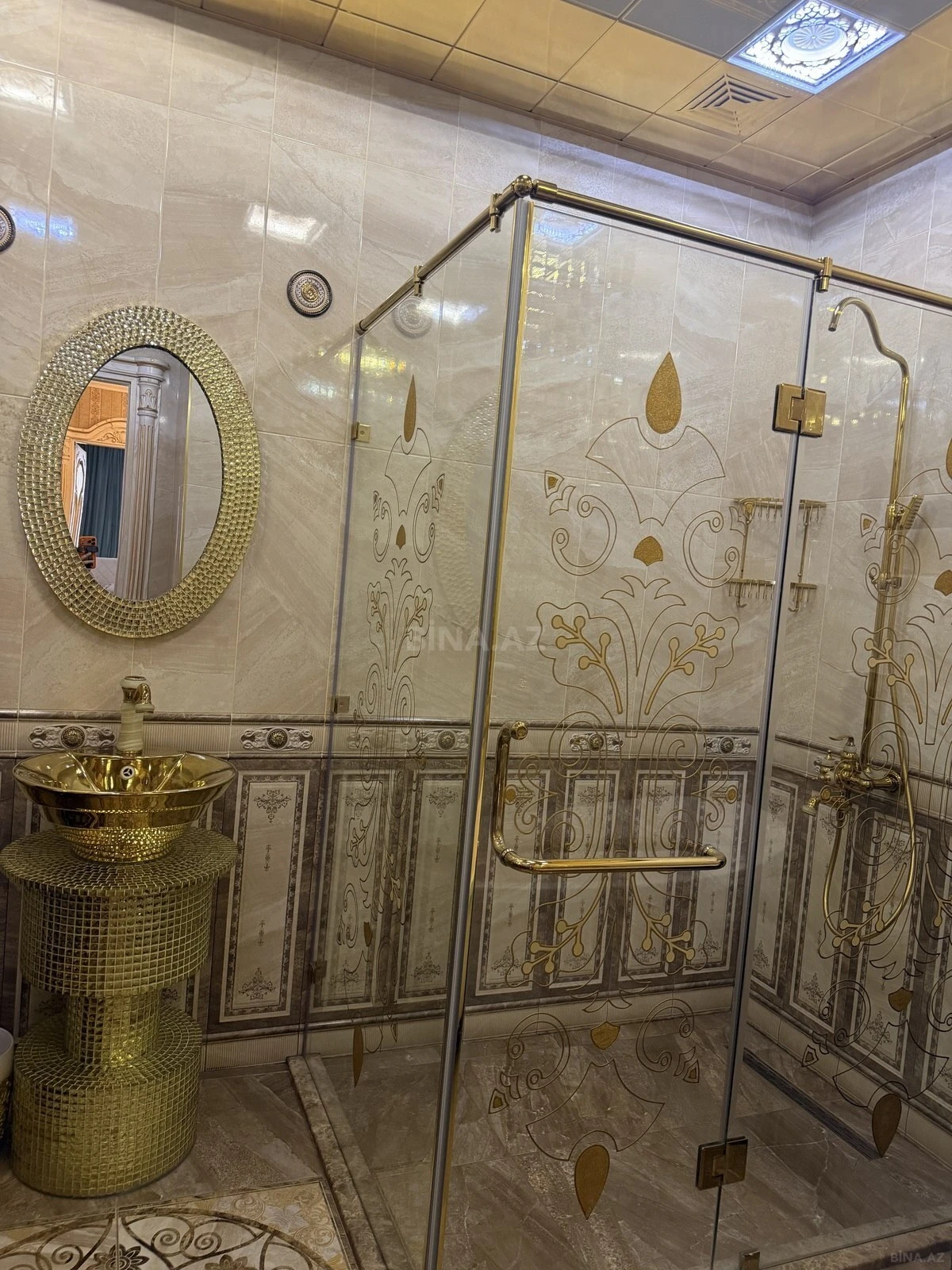 Satılır 3 otaqlı mənzil 185 m²