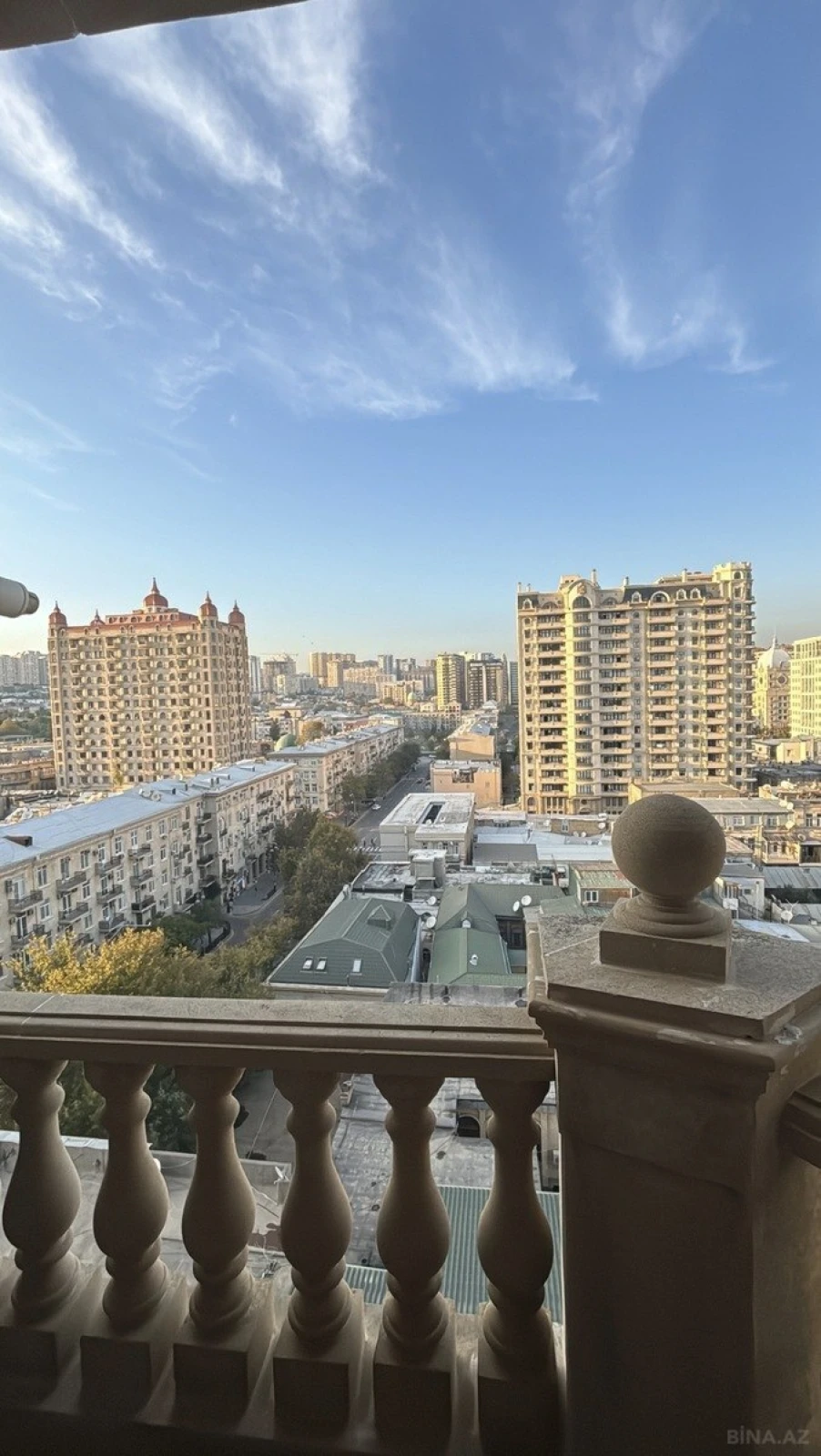 Satılır 3 otaqlı mənzil 185 m²