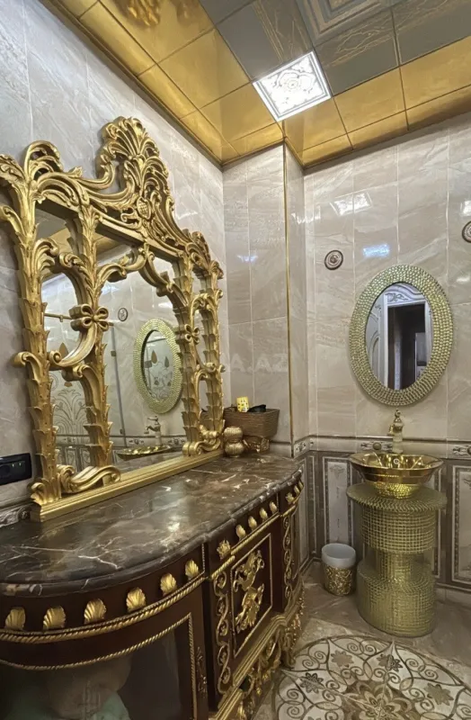 Satılır 3 otaqlı mənzil 185 m²