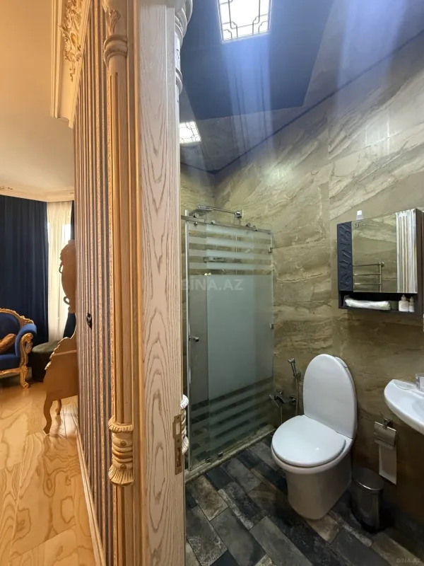 Satılır 3 otaqlı mənzil 185 m²