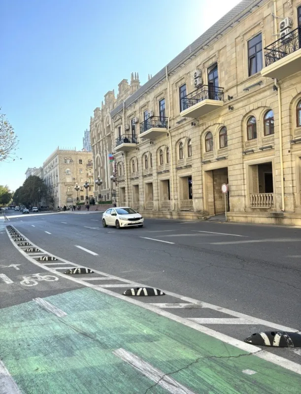 Satılır 3 otaqlı mənzil 185 m²