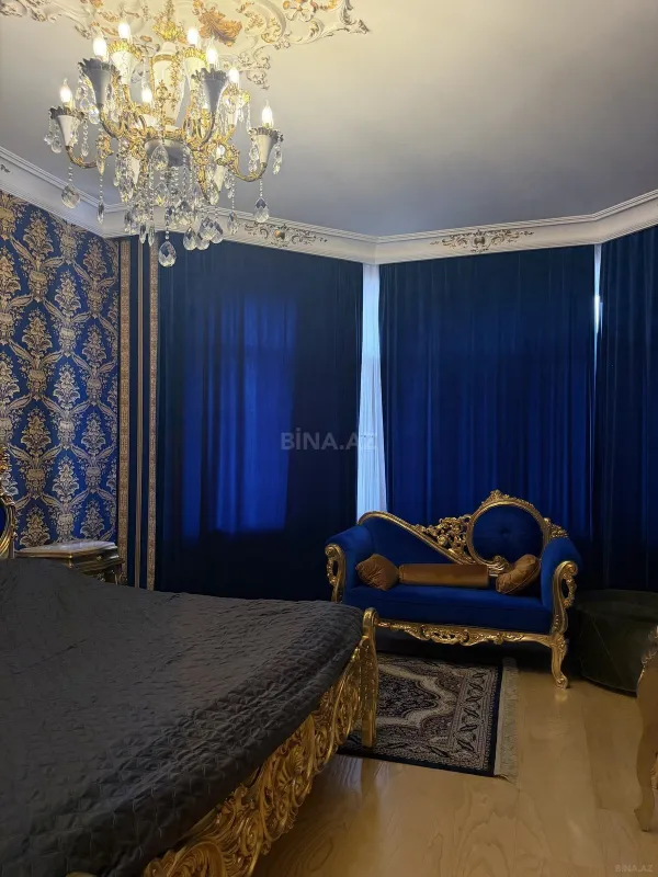 Satılır 3 otaqlı mənzil 185 m²